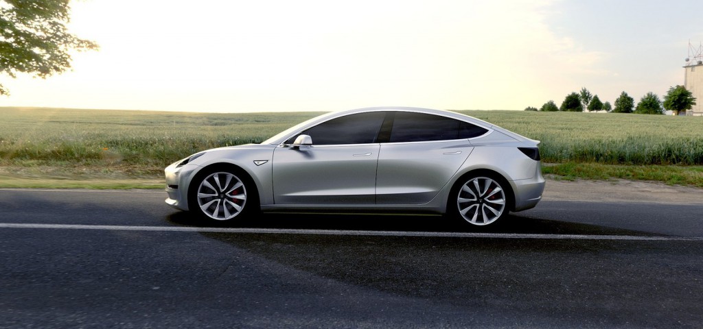 Pohľad z profilu. Elektromobil Tesla Model 3 (modelový ročník 2018)