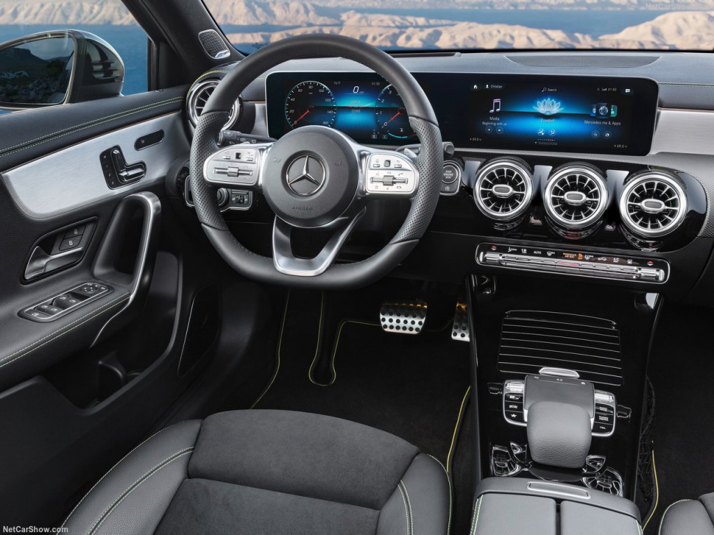 Mercedes-Benz-A-Class-2019-1280-2d