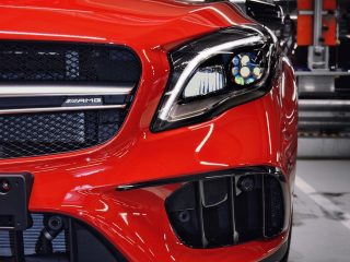 Mercedes-Benz sa stal terčom veľkej kritiky za zdanlivo normálny príspevok na Twitteri