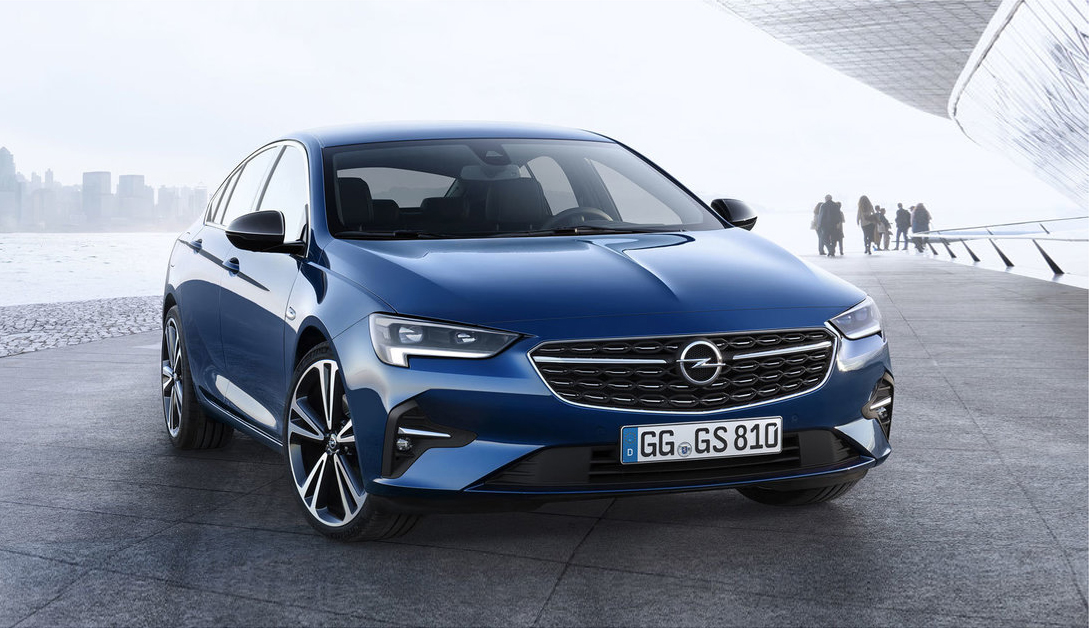 Opel Insignia prešiel faceliftom, ktorý prináša špičkové svetlá a úspornejšie motory