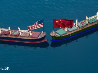 Obchodná vojna medzi USA a Čínou – čo je jej pôvodca a prečo podpísanie dohody neznamená jej koniec?