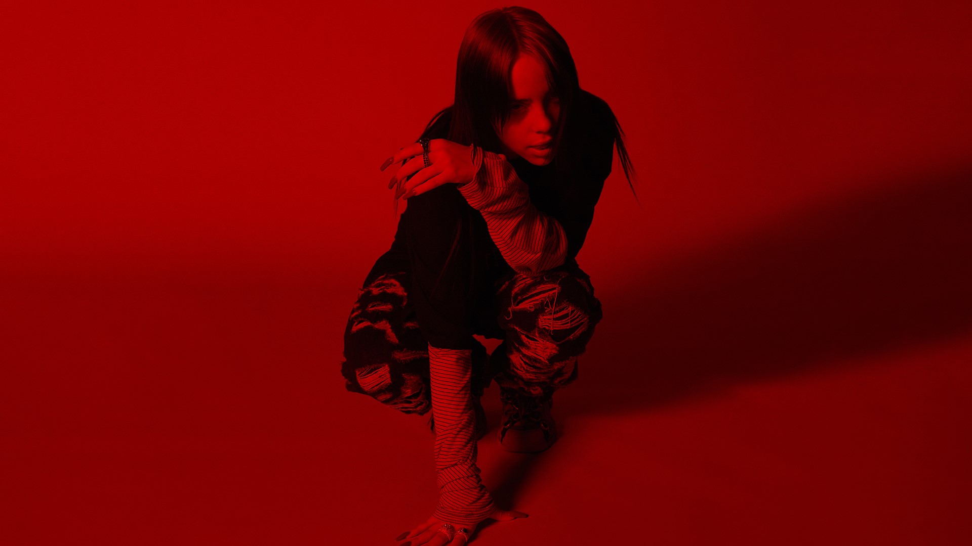 Billie Eilish nemala čas zomrieť. Musela zložiť pieseň pre novú bondovku.
