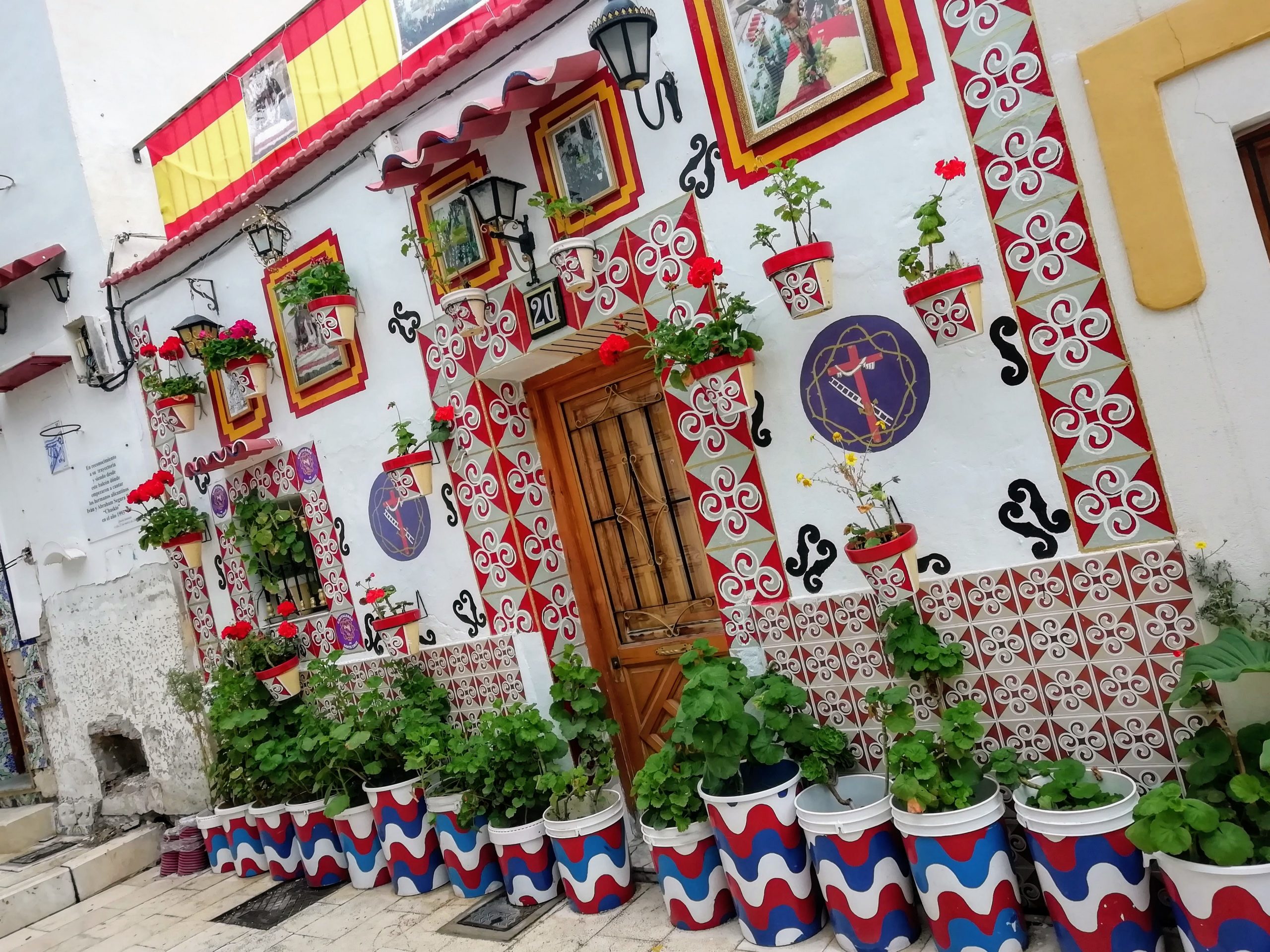 Alicante – cez deň mačiatko, v noci šelma
