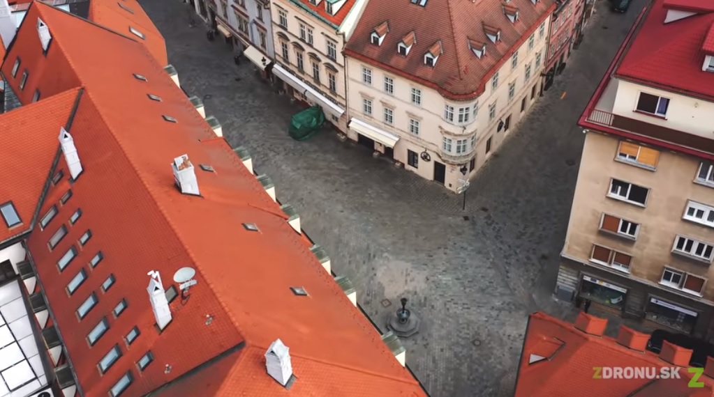 Toto je realita dneška. Dronové zábery vyľudnenej Bratislavy, Prahy a svetových metropol