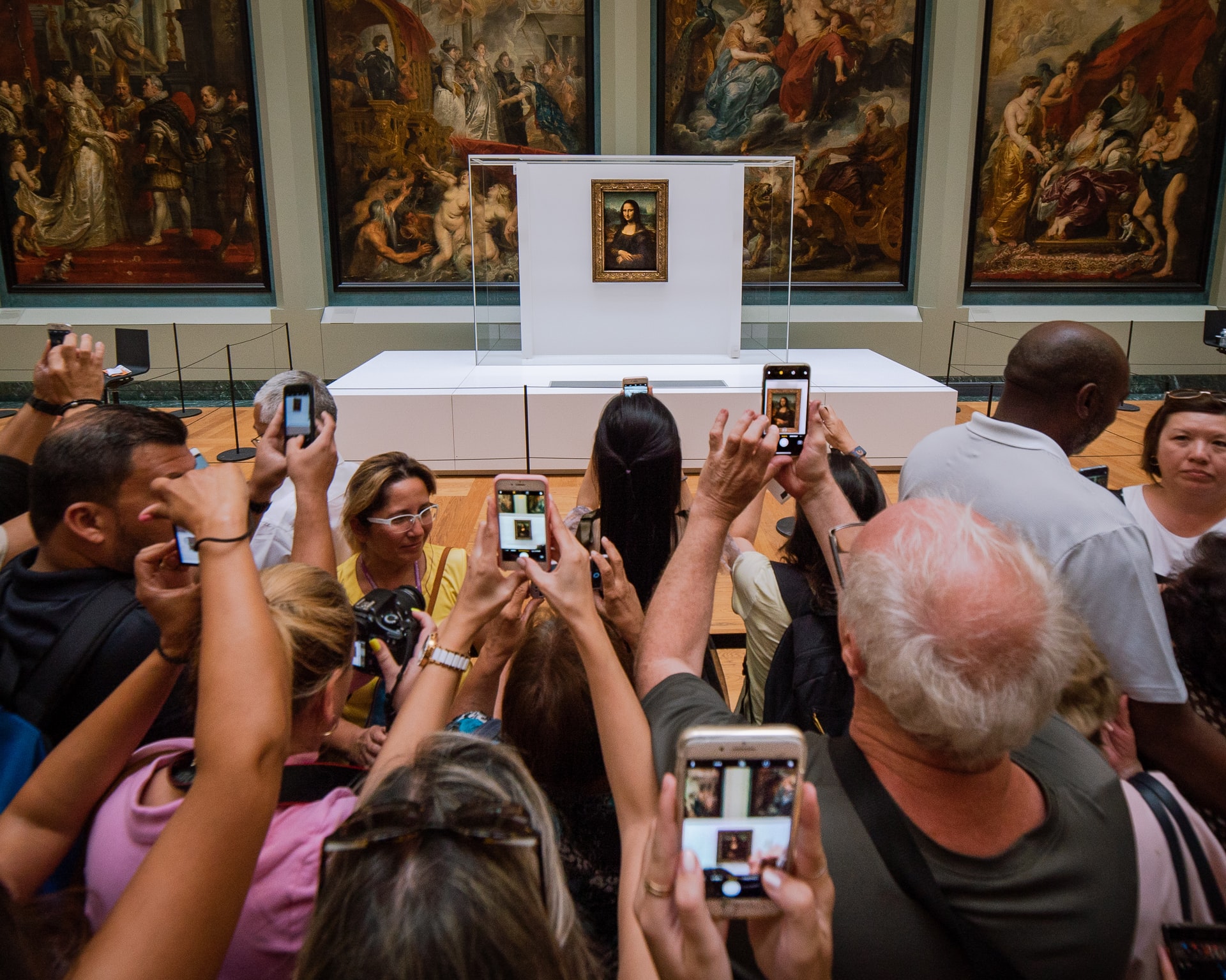 Louvre je od pondelka otvorený, znovu môžete vidieť Monu Lisu. Korona však zmenila pravidlá.
