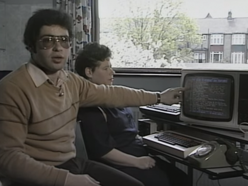Odoslať e-mail v roku 1984 bolo náročné, postup ukazuje dobové video