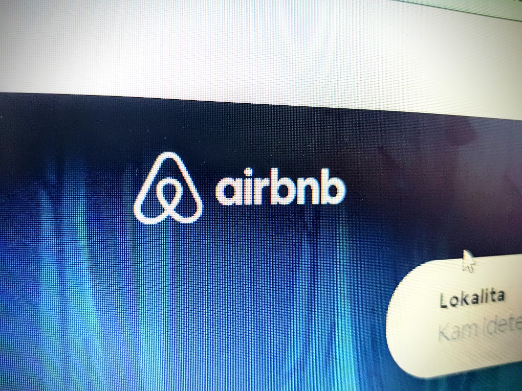 Uvedenie Airbnb na burzu (IPO) by malo prebehnúť už tento mesiac