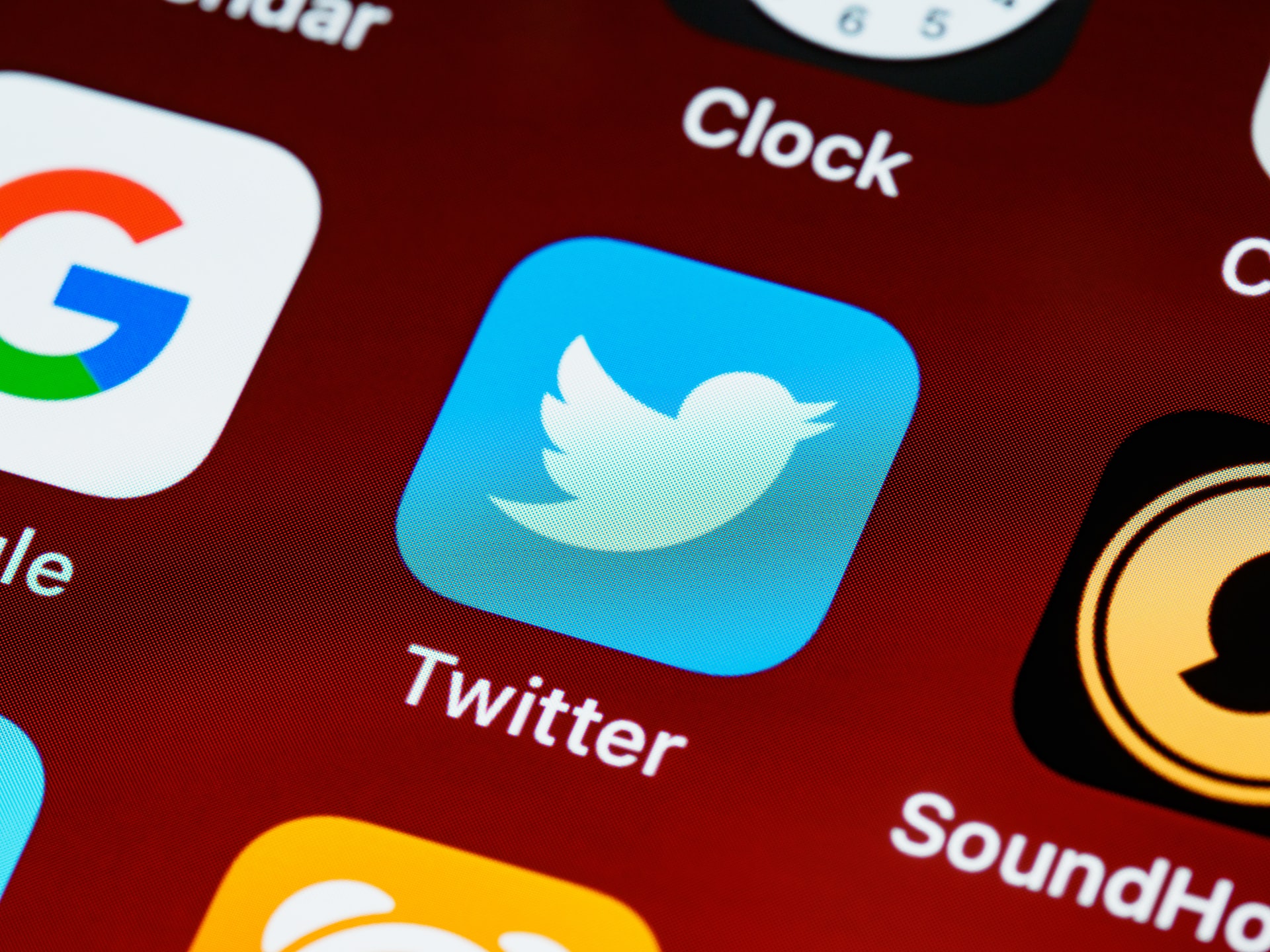 Twitter zvažuje predplatné, úpravu tweetov a platené funkcie na zvýšenie ziskov