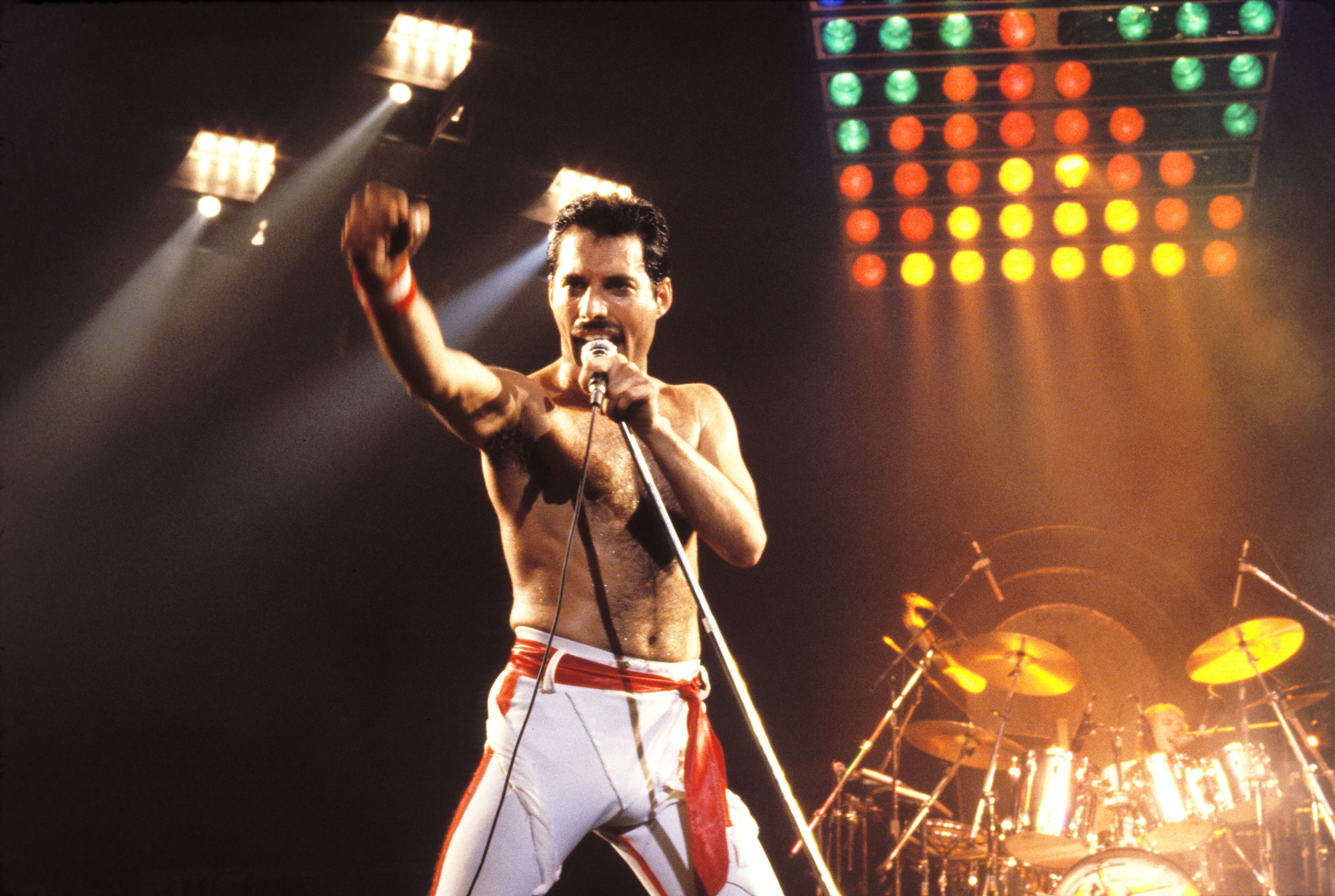 Líder skupiny Queen Freddie Mercury by sa dožil 75 rokov