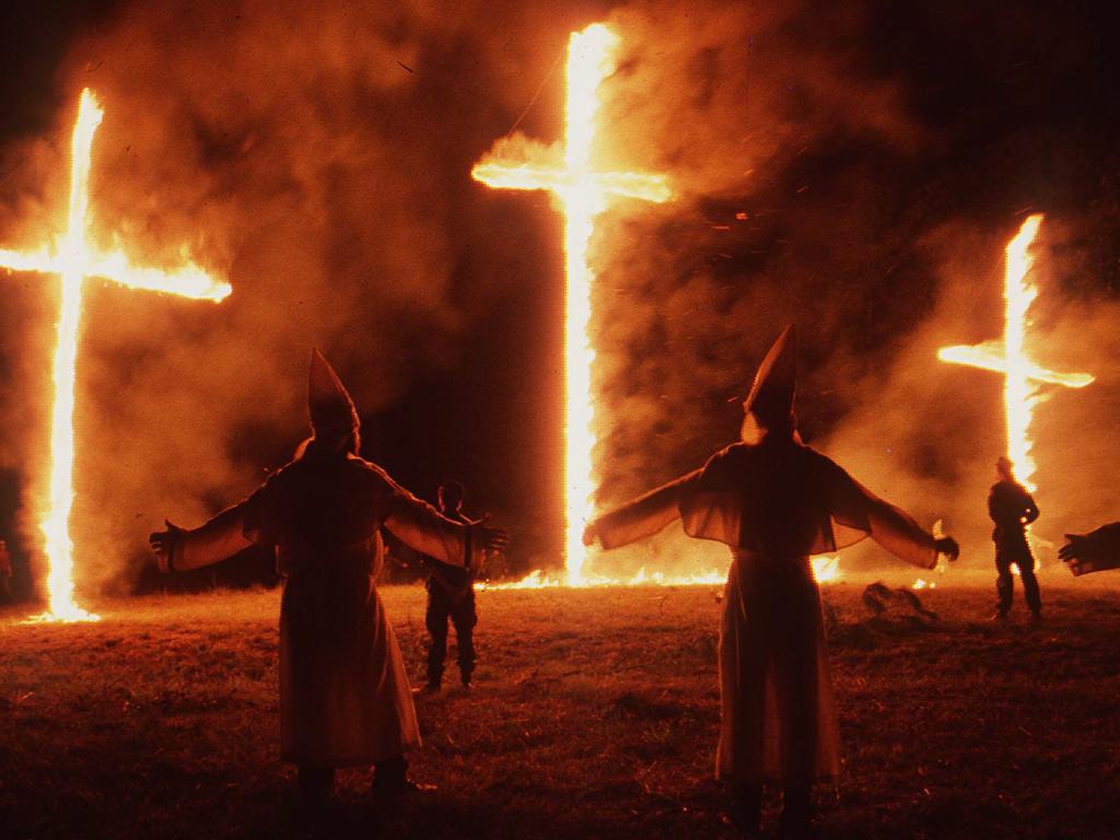 Ku Klux Klanu pomohla chudoba, ale aj lekári a politici. Hrôzy a ideológia KKK