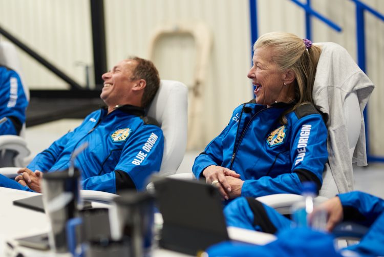 Laura Shepard Churchley počas tréningu misie NS-19 [Blue Origin]