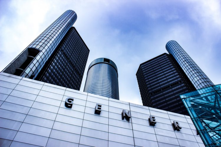 Budova spoločnosti General Motors v meste Detroit [Unsplash]