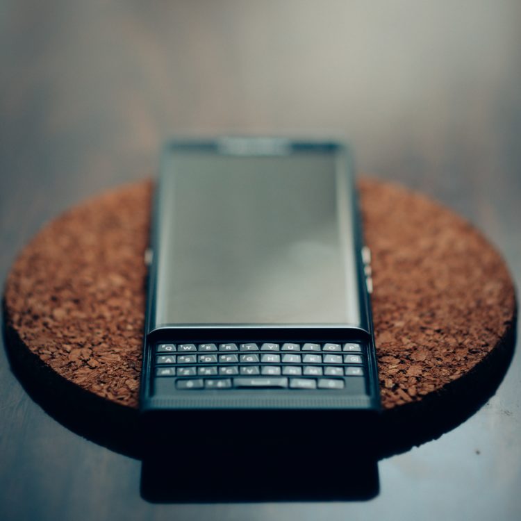 Vysúvacia klávesnica telefónu BlackBerry Priv [Unsplash]