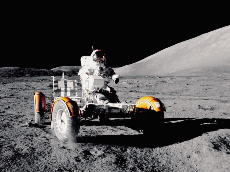 Lunárny rover misie Apollo 17 v roku 1972 [Unsplash]