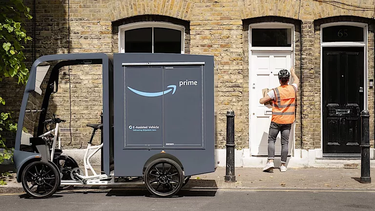Amazon začal v Londýne používať na doručovanie elektrické bicykle