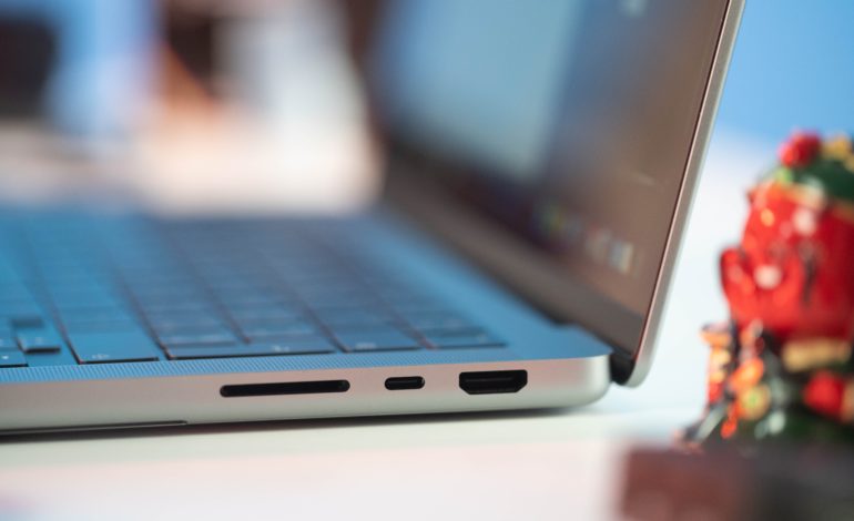 Apple rozširuje program svojpomocnej opravy zariadení o MacBooky