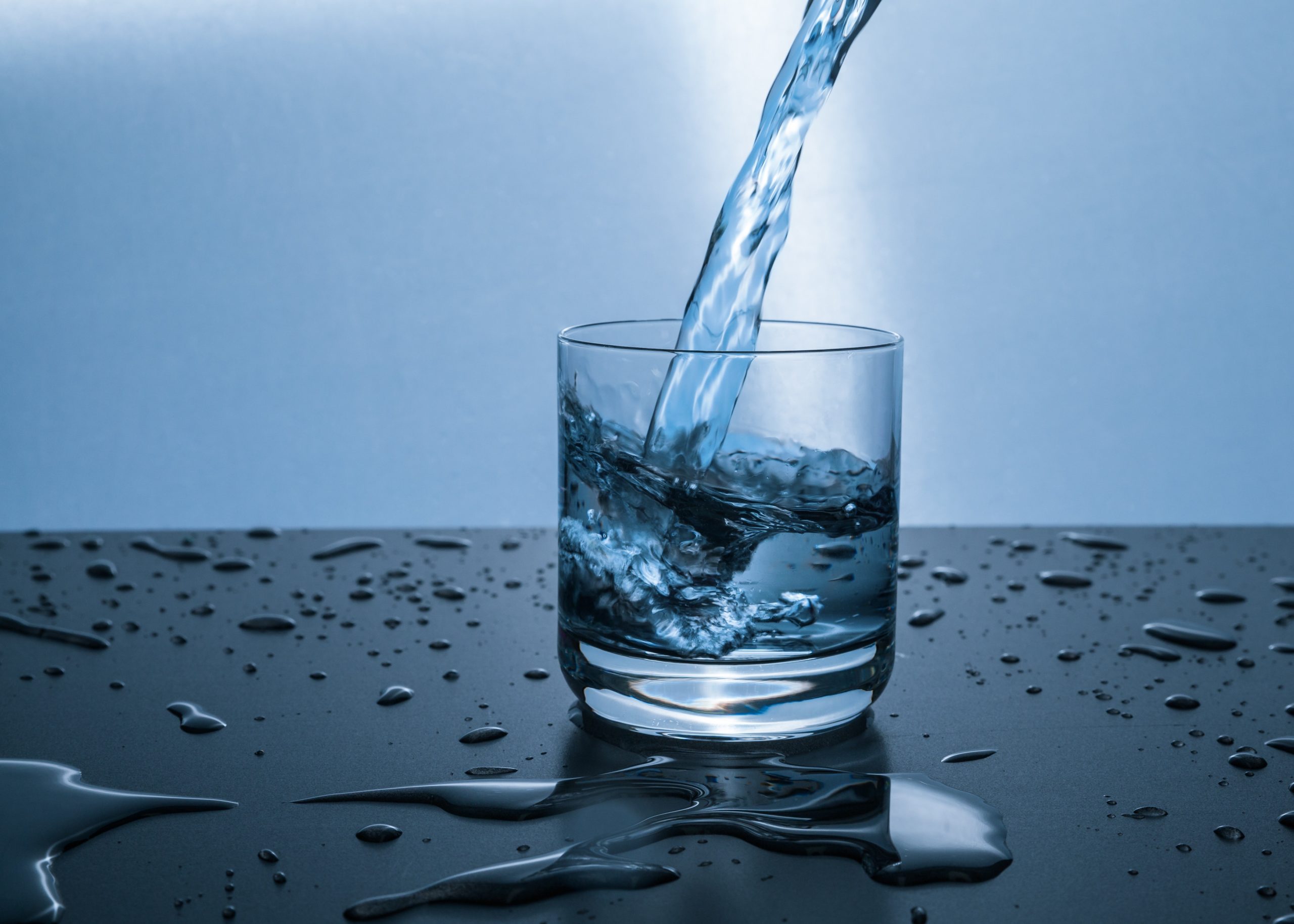 Koľko litrov vody sa odporúča denne vypiť? Vedci prichádzajú s prekvapivým zistením