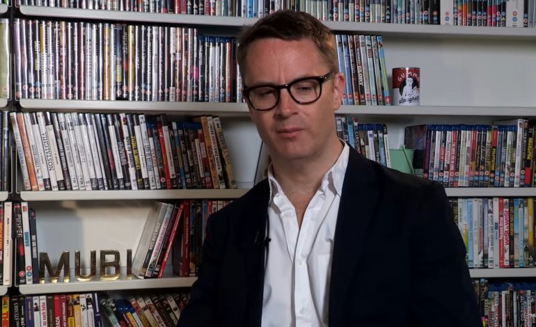 Nie je díler ako Dealer. Nicolas Winding Refn dávkuje zo svojho neónového obdobia