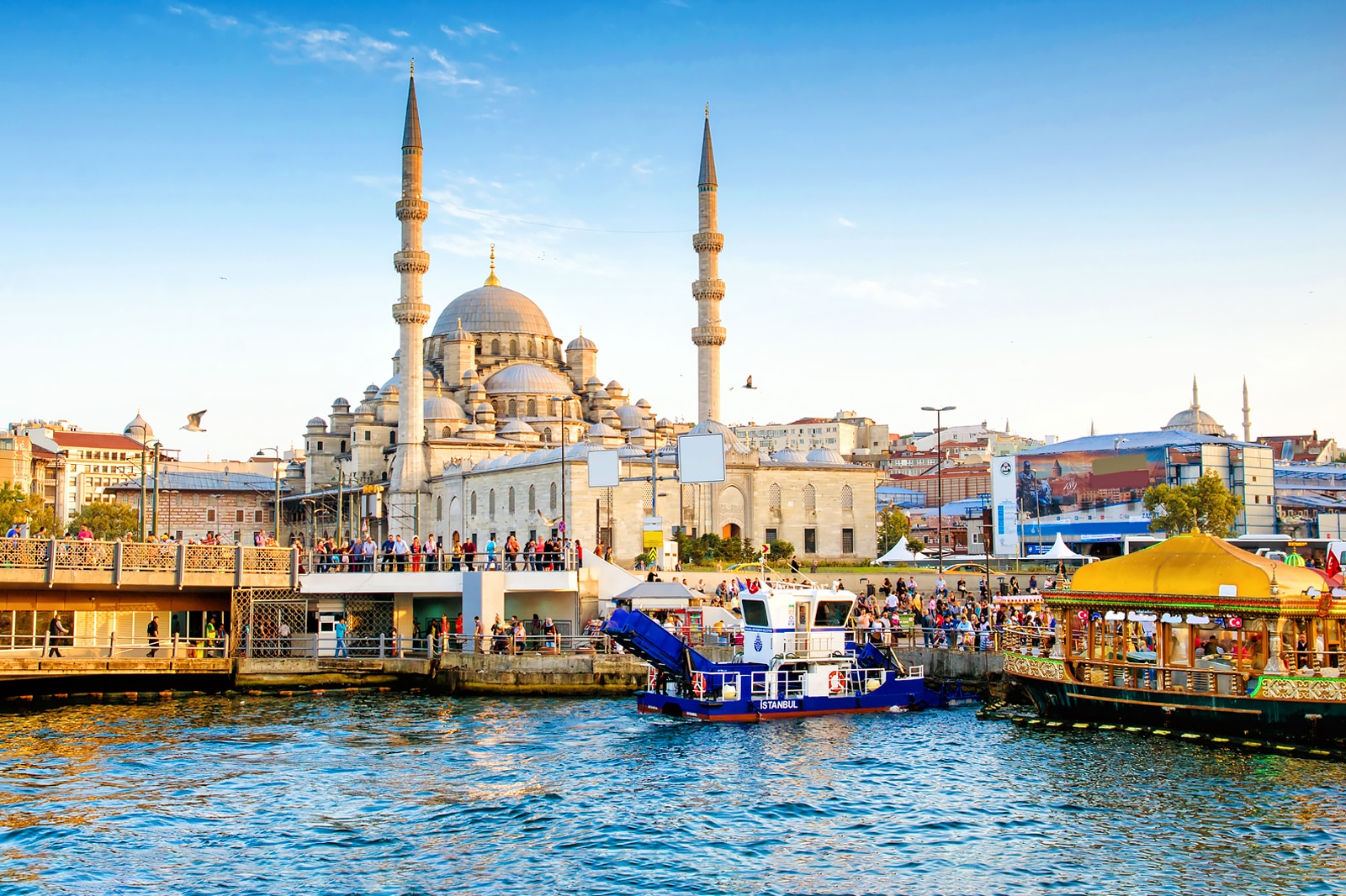 Objavte čaro Istanbulu: Okrem zúrivého nakupovanie, prepadnite aj miestnej histórii a gastronómii!